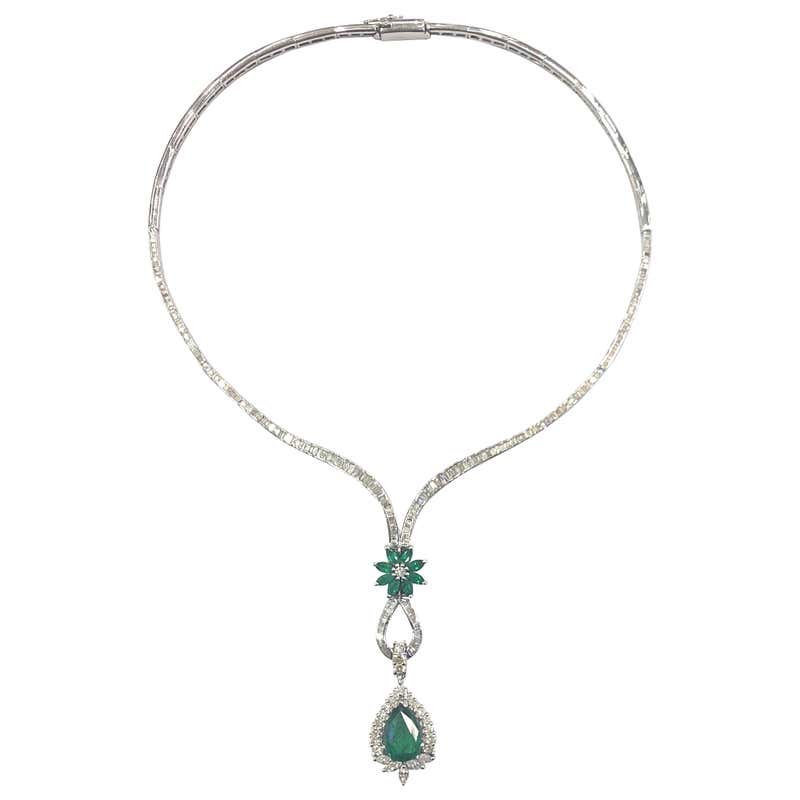 Emerald and Diamond Drop Necklace 18 Carat White Gold, 1960s