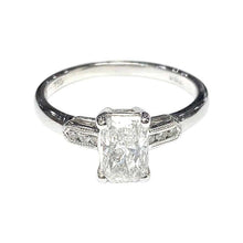 Load image into Gallery viewer, Certified 1.04 Carat Radiant Cut D Color Diamond Single-Stone Engagement Ring
