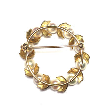 Load image into Gallery viewer, Culture Pearl Brooch
