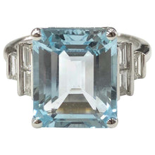 Load image into Gallery viewer, 18 Carat White Gold Aquamarine and Diamond Ring
