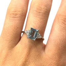 Load image into Gallery viewer, 18 Carat White Gold Aquamarine and Diamond Ring
